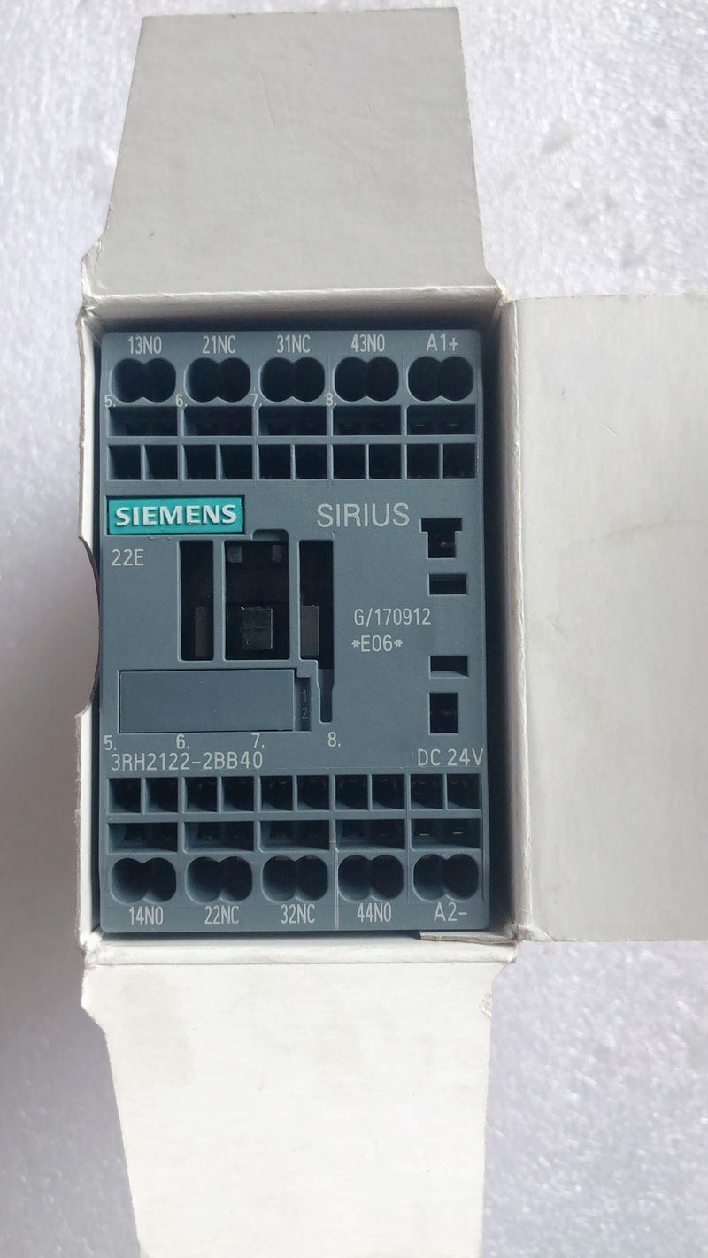 SIEMENS 3RH2122-2BB40 new 3RH21222BB40