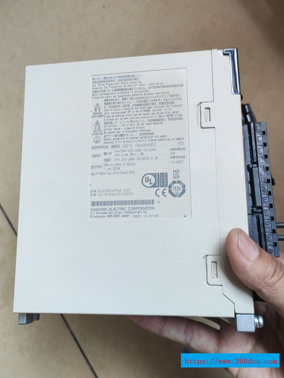 安川 SGD7S-1R6A00A SGD7S1R6A00A 全新