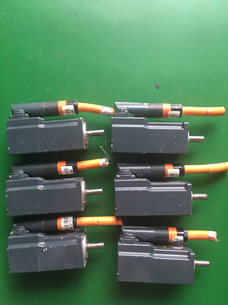 1PCS BECKHOFF AM8111-1F10-0000 二手