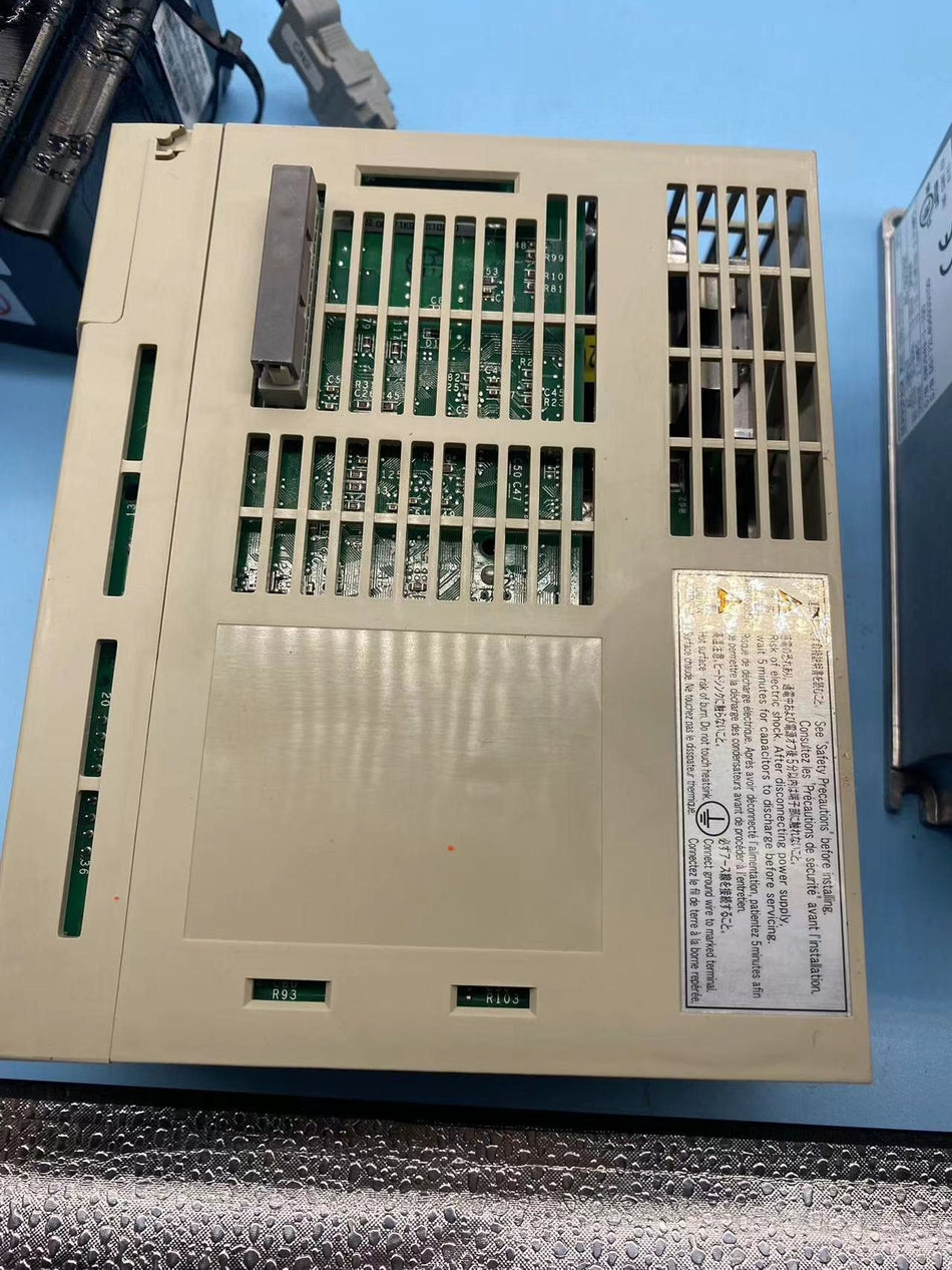 1 PEÇA USADA YASKAWA SERVOPACK SGDG-01GTY21