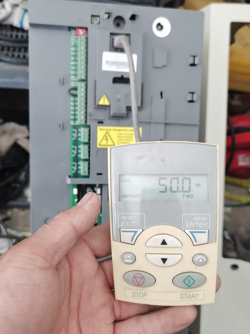 1 件全新 ACS550-01-096A-4（通过 Fedex 或 DHL 发货）