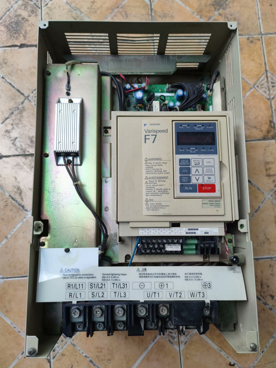 YASKAWA CIMR-F7B4045 90天保修,通过 DHL 或 EMS