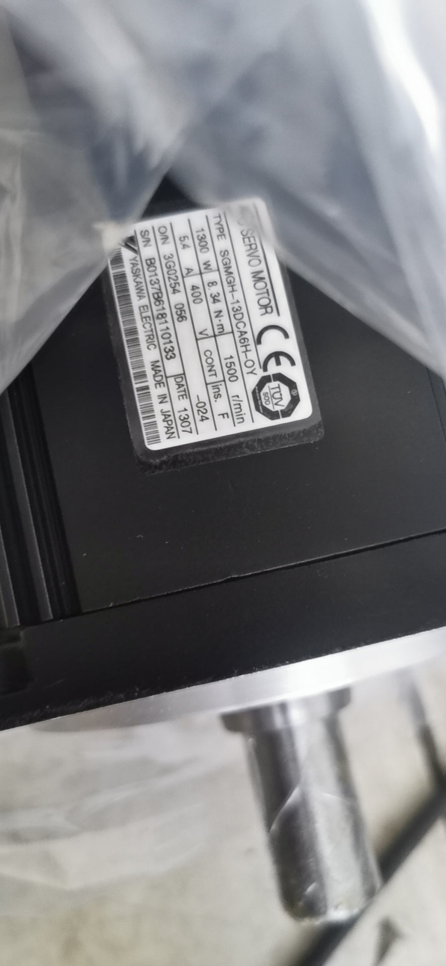 2-7 dias para si YASKAWA SERVO MOTOR SGMGH-13DCA6H-OY NOVO