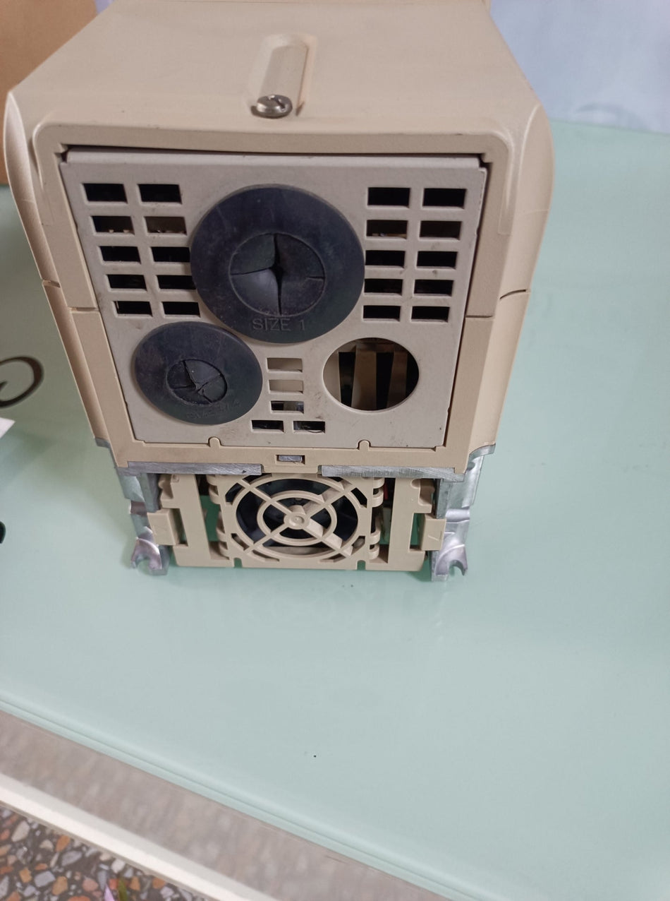 全新安川变频器 G7 变频器 CIMR-G7A23P7 3PH 200V 3.7KW