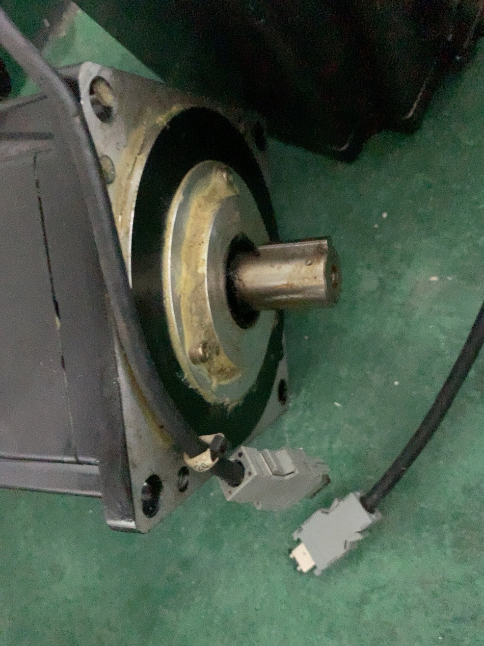 Servo motor CA Yaskawa SGMPH-15A1A6D novo em caixa