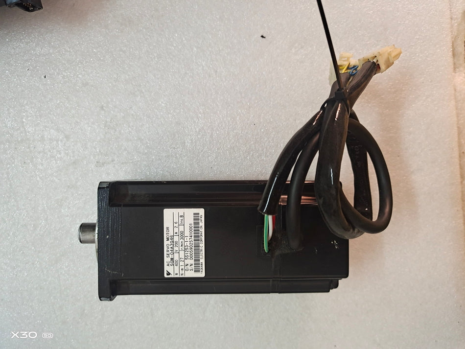 UM Yaskawa SGM-04A3G46 USADO