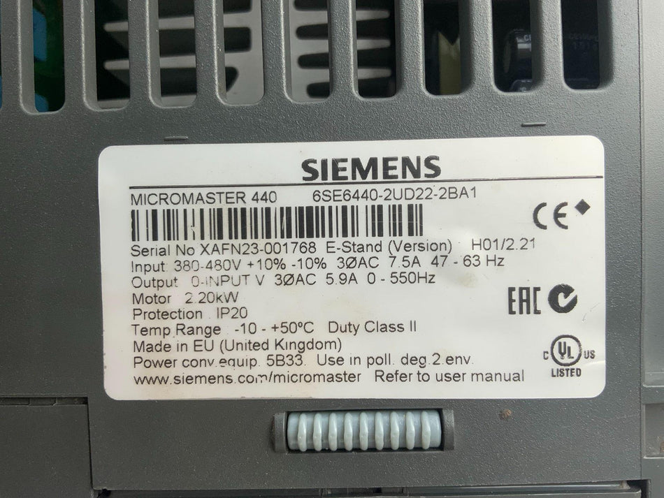 Novo em caixa SIEMENS 6SE6440-2UD22-2BA1 MM440 Inversor 2,2 KW 3AC