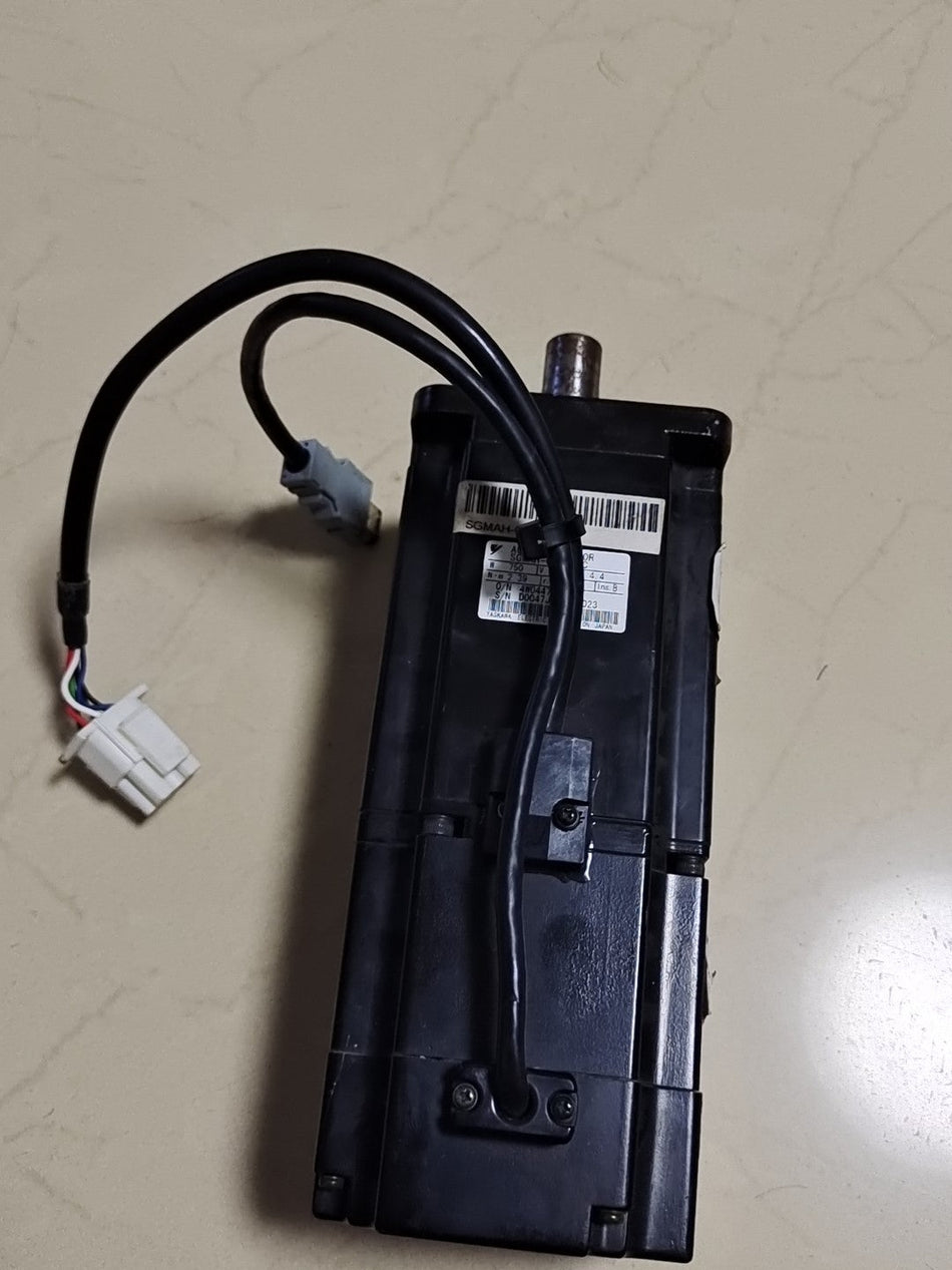 UM novo servomotor Yaskawa SGMAH-08AAF4C