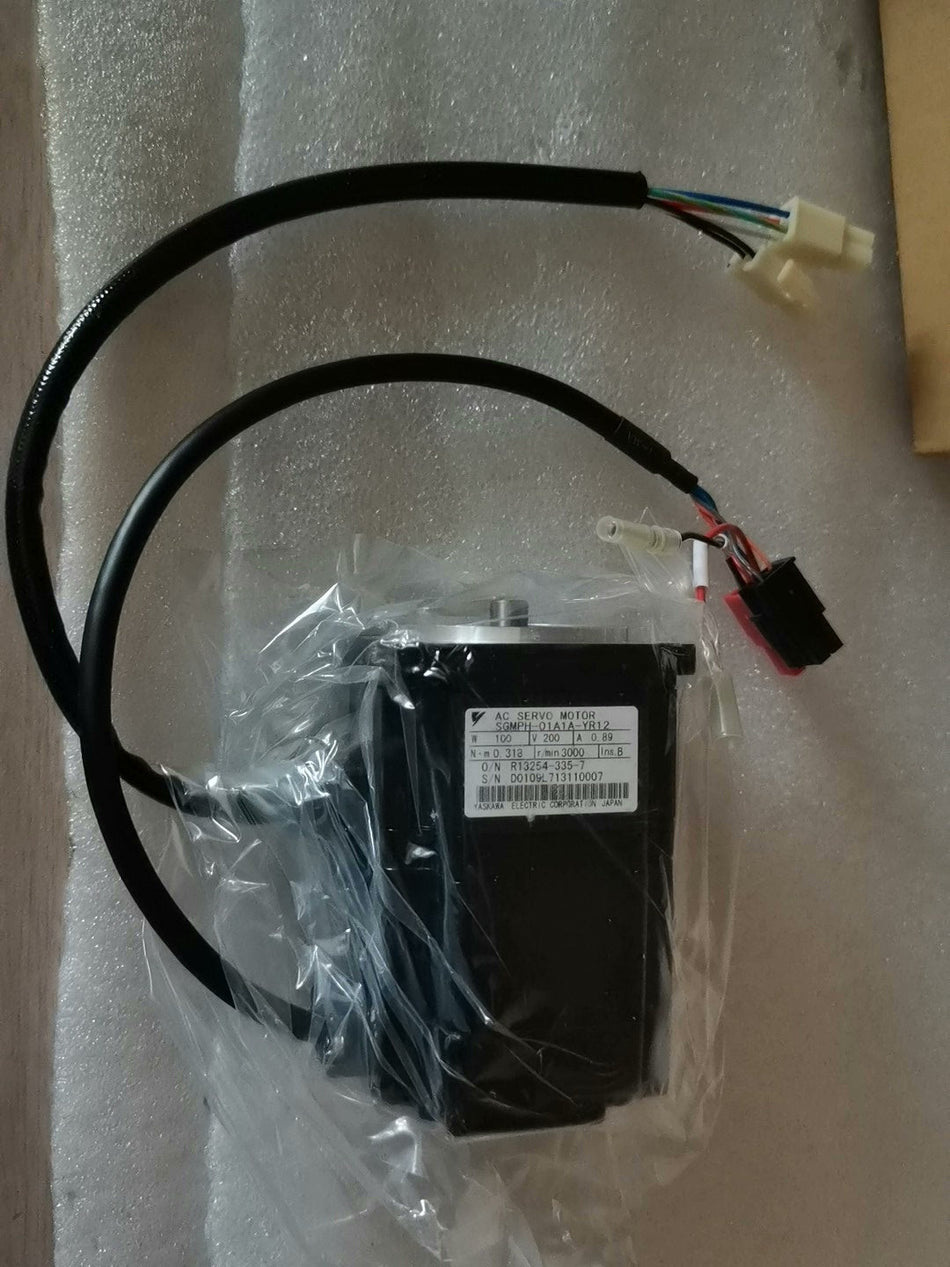 安川伺服电机 SGMPH-01A1A-YR12 全新带盒!!*通过 DHL 或 FedEx 发货!!**