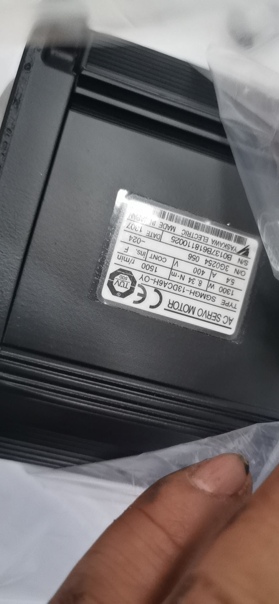 1 peça Servomotor Yaskawa SGMGH-13DCA6H-OY