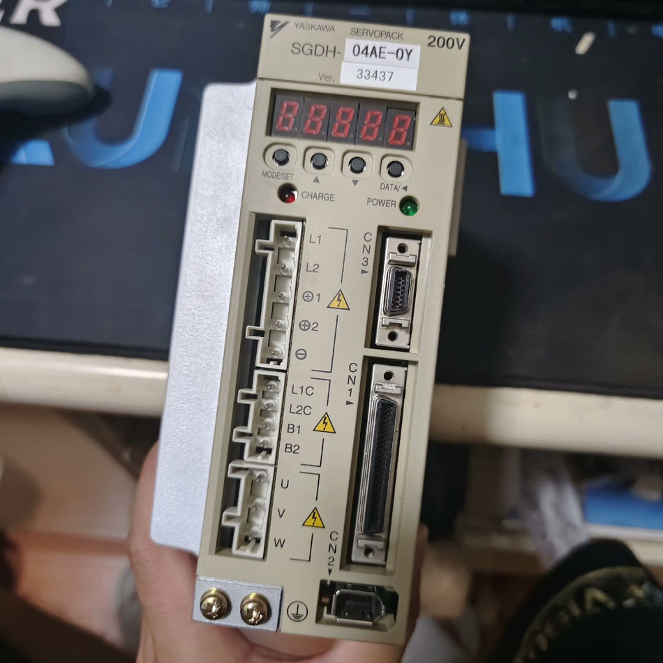NOVO SERVO DRIVE YASKAWA SGDH-04AE-0Y SGDH-04AE-OY ENVIO NOTURNO A06
