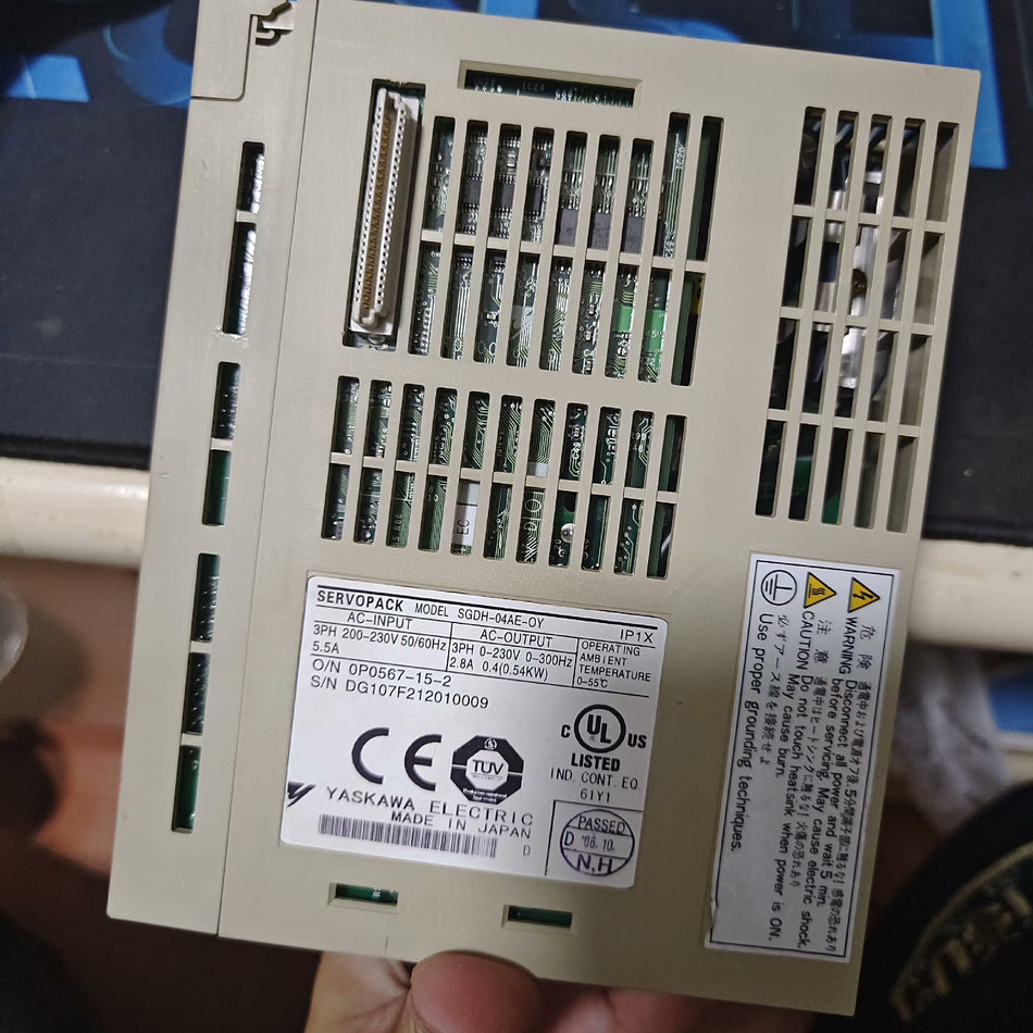 NOVO SERVO DRIVE YASKAWA SGDH-04AE-0Y SGDH-04AE-OY ENVIO NOTURNO A06