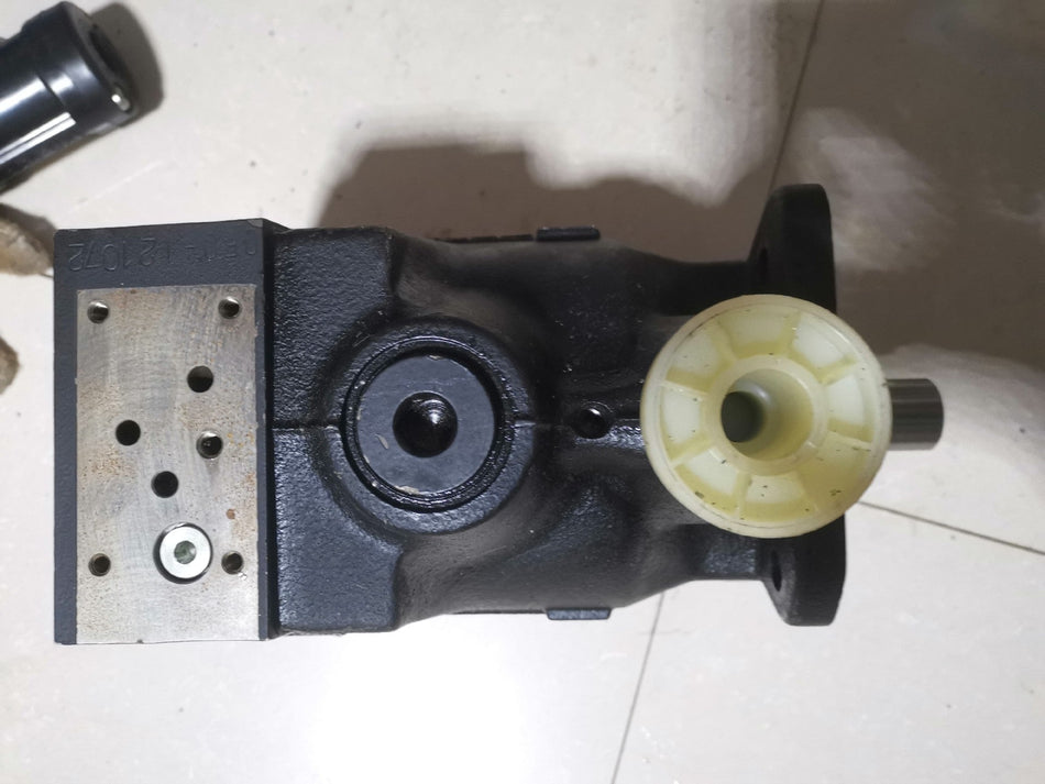 1PC para Parker PV016R1K1T1NMMC usado A06