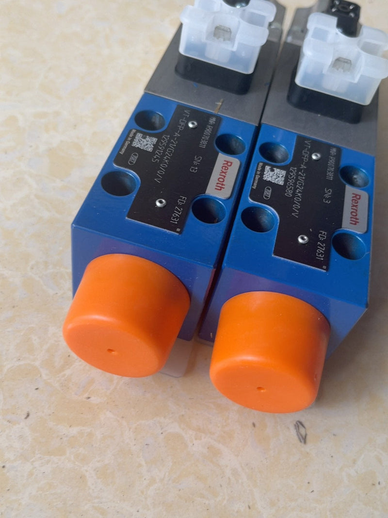 1PC For Rexroth R900703811 new A06