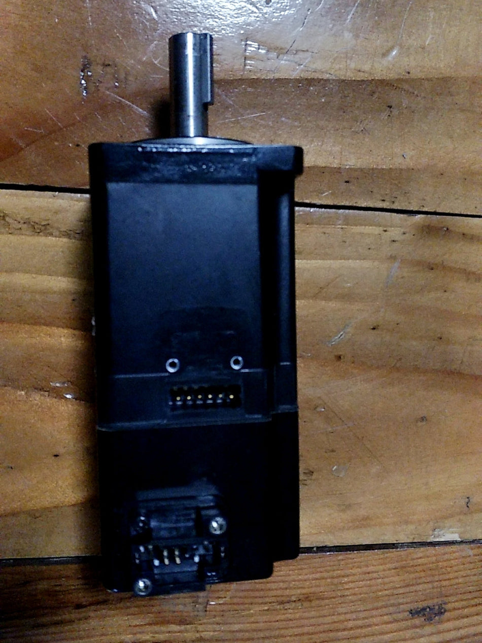 1 peça para Yaskawa SGMJV-01A3A61 usado SGMJV01A3A61 A06