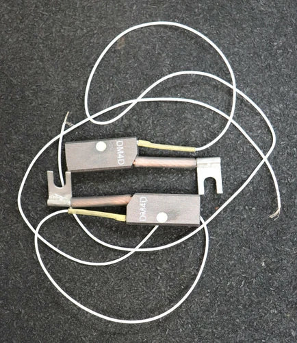 2 St¨¹ck Kohleb¨¹rste DM4D + MK 8x12,5x28mm C16 Nr. 425043-0 Beschriftung 070336