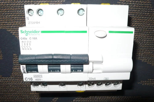 DISJONCTEUR DIFFERENTIEL TETRA 4POL C16A 30mA TYPE A SCHNEIDER ELECTRIC A9N17527