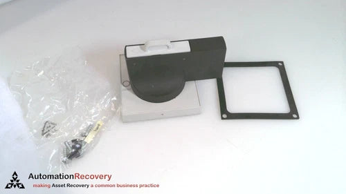 SIEMENS 8UC6210-6BD, HANDLE WITH MASKING PLATE AND SCREWS, NEW* #327217