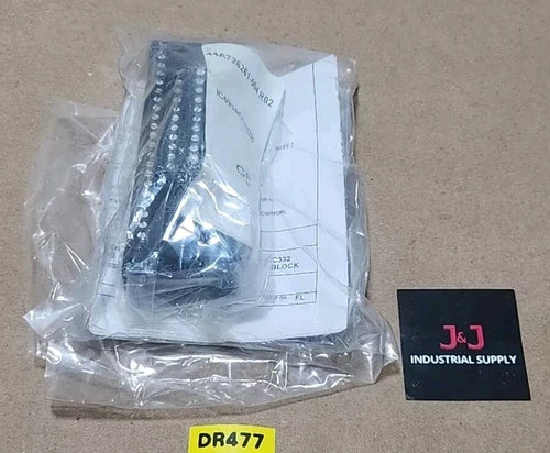 *BRAND NEW* GE Fanuc IC693ACC332B Relay Output Block 44A726261-004 + Warranty!