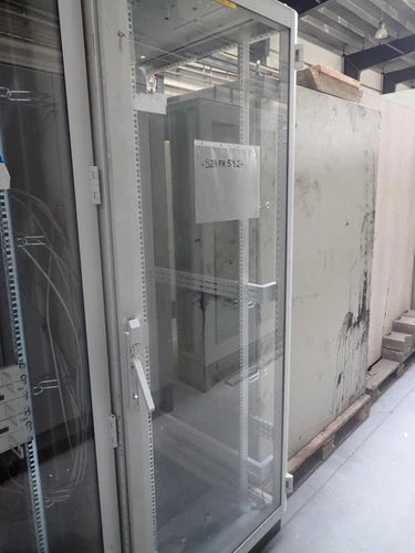 Gabinete rack para servidor 592 210 x 80 x 100 usado 1 pe?a