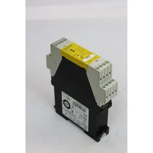 Siemens 3TK28201CB30 3TK2820-1CB30 Safety Relay (B597)