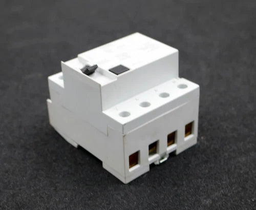 SIEMENS FI Circuit Breaker 5SM3645-6 4 Pole Type A In: 125A 300mA