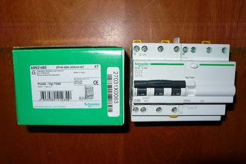 DISJONCTEUR DIFFERENTIEL TETRAPOLAIRE 20A 300mA COURBE C SCHNEIDER ELECTRIC 4POL