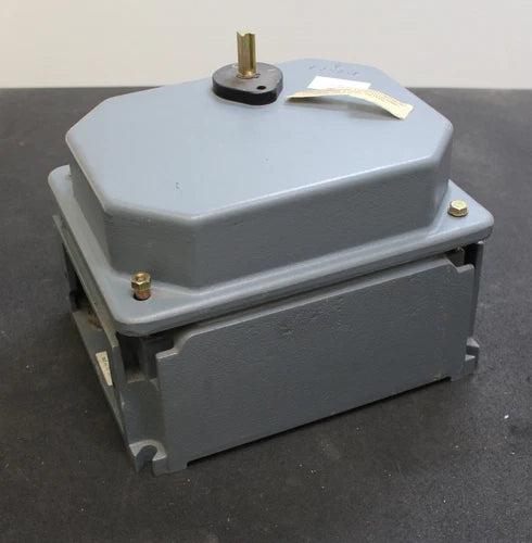 Siemens Cast Iron Encapsulated Load Break Switch 3KE 4232-3DA 0Q1 250A Without NH Safe.