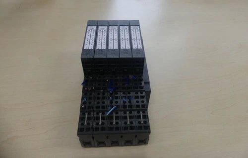 5x Siemens 6ES7 132-4BD02-0AA0