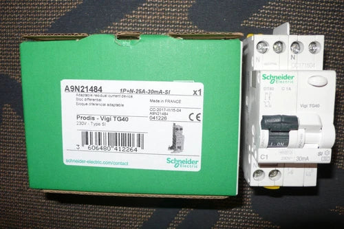 DISJONCTEUR A9N21019 DIFFERENTIEL A9N21484 SCHNEIDER ELECTRIC 1A 30mA TYPE A, SI