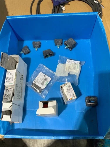 lot de  Non-Illum Push Button,22mm,1NO,Black SCHNEIDER ELECTRIC XB5AA21