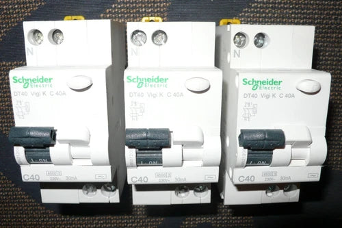DISJONCTEUR DIFFERENTIEL 40A 30mA COURBE C, A9N21206 SCHNEIDER ELECTRIC 40AMPERE