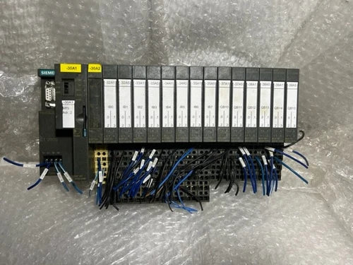 SIEMENS 6ES7 151-1AA02-0AB0 + 138-4CA0-0AA0 + 132-4BD00-0AA0 + 131-4BD00-0AA0