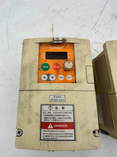 1 peça x INVERSOR TRANSISTOR KASUGA KVFH204E 3PH-200V-0,4Kw 97EAR52657MY1