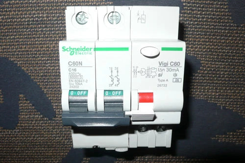 DISJONCTEUR DIFFERENTIEL 16A 30mA A SI SCHNEIDER ELECTRIC 2POLE PROTEGE 16AMPERE