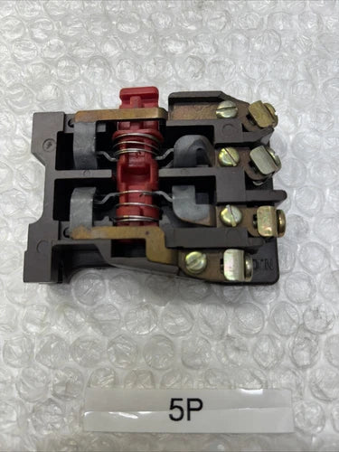**New  Other Auxiliary Contact DC Pilot Duty 10A 14-226-593-009 AC600V Max #