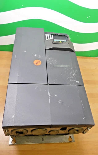 SIEMENS 6SE6440-2AD31-5DA1 6SE64402AD315DA1 MICROMASTER faulty see pictures