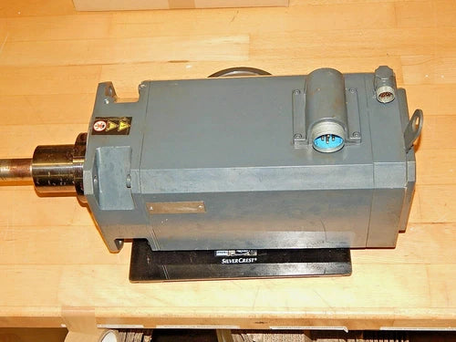 SIEMENS 3~BRUSHLESS-SERVOMOTOR   1FT6105 -8AF71 -1EH1 Used
