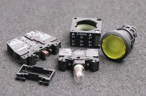 SIEMENS Leucht-Taster 3SB3221-0AA31 Farbe gelb unbenutzt in OVP