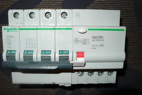 DISJONCTEUR DIFERENTIEL TETRA. 20A 300mA AC, COURBE C SCHNEIDER ELECTRIC 4POLOS
