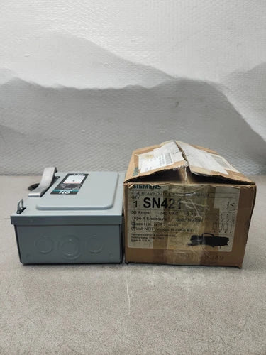 NEW IN BOX SIEMENS HEAVY DUTY ENCLOSURE SWITCH SN421 30AMP 240VAC 3 POLE
