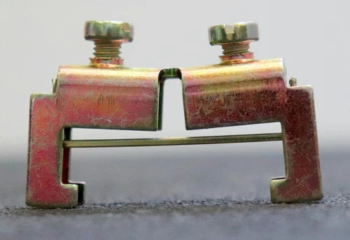 SIEMENS 24 St¨¹ck Sammelschienenklemmen f¨¹r Schienen 40x10 - f¨¹r 8 HS System