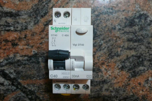 DISJONCTEUR A9N21029 DIFFERENTIEL A9N21452 SCHNEIDER ELECTRIC 40A 30mA AC 2POLES