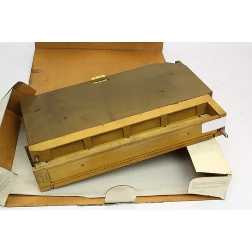 Siemens 6ES54707LB13 6ES5470-7LB13 Analog Output Card Cover Damaged (B231)