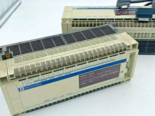 2pc x    Telemecanique TSX DMF 401 Expander module