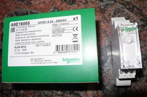 A9E16065 Schneider Electric relais retard temporis¨¦ sur ordre maintenu 220Va 24V