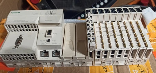 Schneider M258 TM258LF42DT4L，FACTURA！，发票保证，ENV？或？PIDO