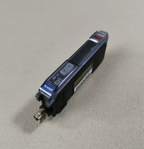 Keyence FS-V31CP mit Abdeckung
