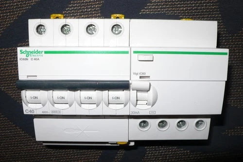 DISJONCTEUR A9F77440 DIFFERENTIEL A9Q11440 TETRA. 40A 30mA AC SCHNEIDER ELECTRIC