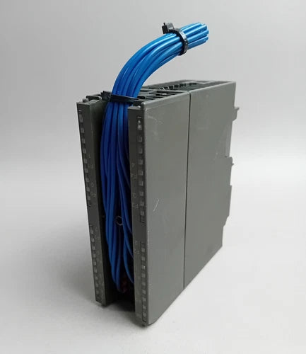 Siemens 6ES7 326-2BF10-0AB0 ohne Klappe & eine Haltenase gebrochen